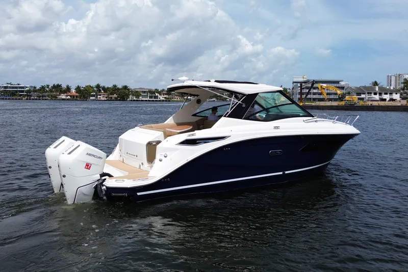 Slide: The Image of Sea Ray Sundancer 320 Outboard 2026 - 8