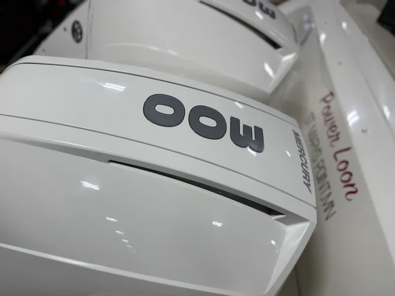 Slide: The Image of Boston Whaler 320 VANTAGE 2022 - 12