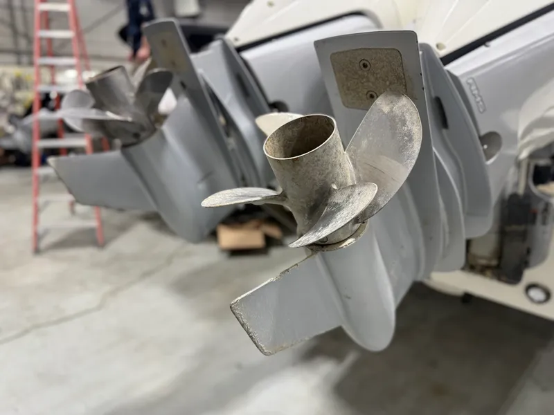 Slide: The Image of Boston Whaler 320 VANTAGE 2022 - 13