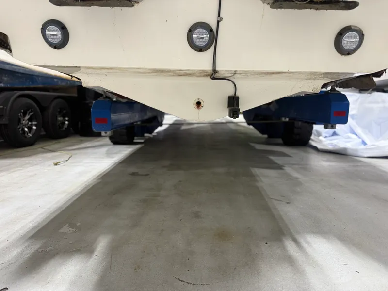 Slide: The Image of Boston Whaler 320 VANTAGE 2022 - 14