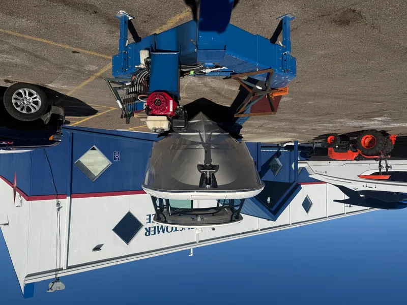 Slide: The Image of Boston Whaler 320 VANTAGE 2022 - 3