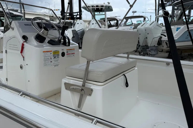 Slide: The Image of Boston Whaler 170 Montauk 2026 - 7