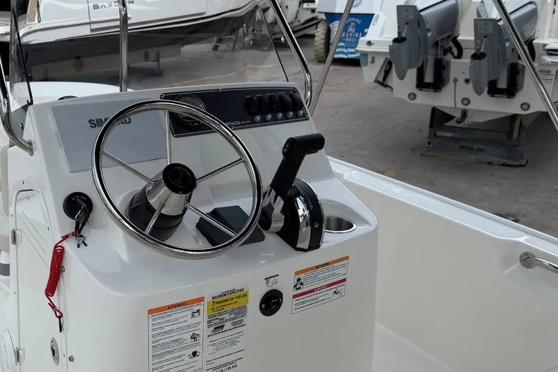 Slide: The Image of Boston Whaler 170 Montauk 2026 - 8