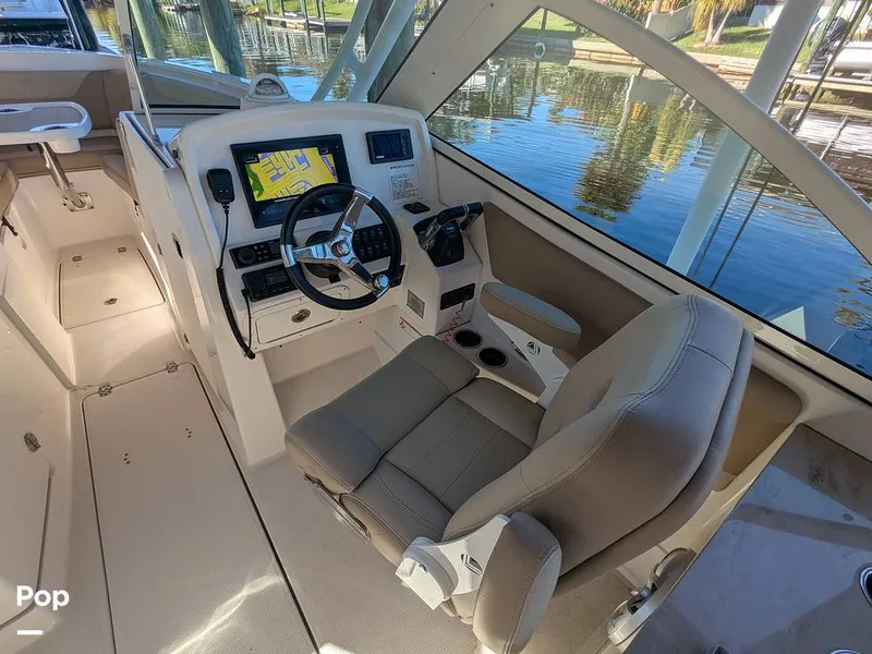 Slide: The Image of Captain Chair - 16064404