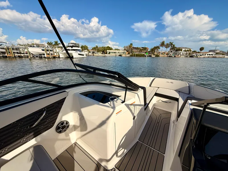 Slide: The Image of Sea Ray SPX 210 Outboard 2026 - 46