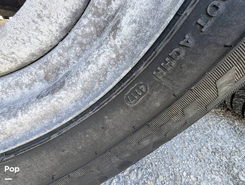 Slide: The Image of Grady-White Seafarer 228 2000 - 15746391