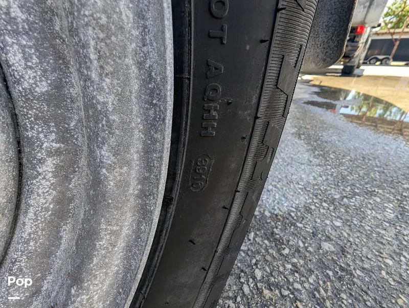 Slide: The Image of Grady-White Seafarer 228 2000 - 15746392