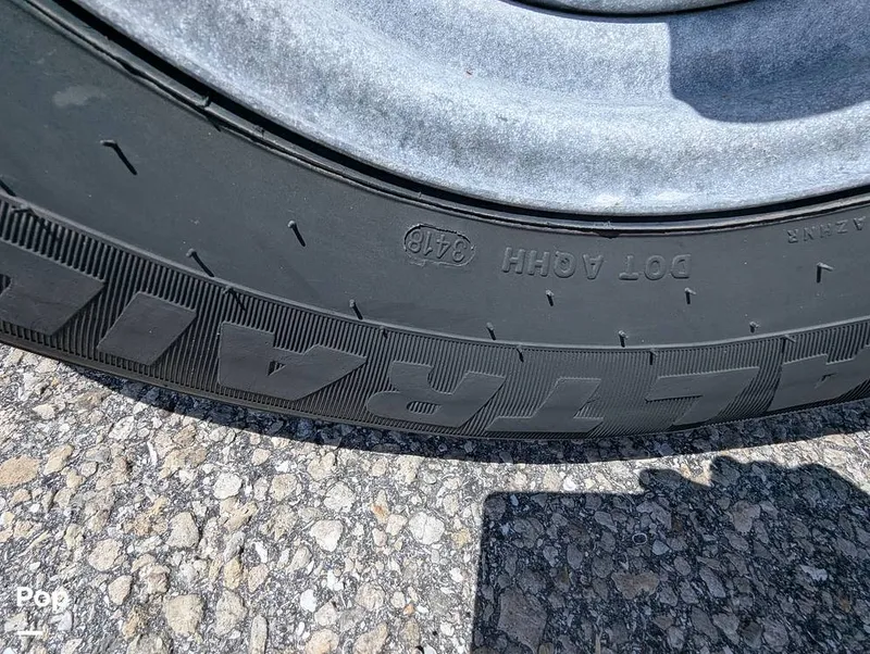 Slide: The Image of Grady-White Seafarer 228 2000 - 15746396