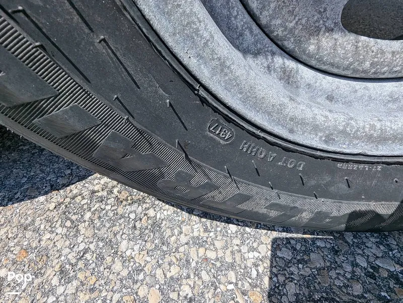 Slide: The Image of Grady-White Seafarer 228 2000 - 15746397