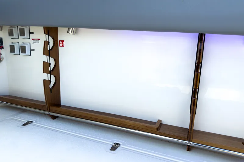 Slide: The Image of Boston Whaler 380 Outrage 2026 - 10