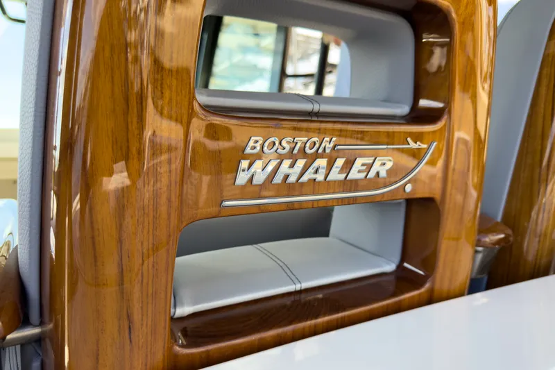 Slide: The Image of Boston Whaler 380 Outrage 2026 - 12