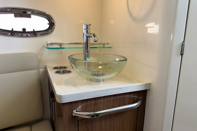 Slide: The Image of Boston Whaler 380 Outrage 2026 - 19