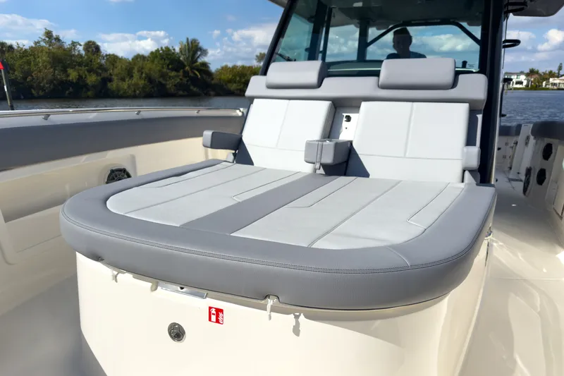Slide: The Image of Boston Whaler 380 Outrage 2026 - 25