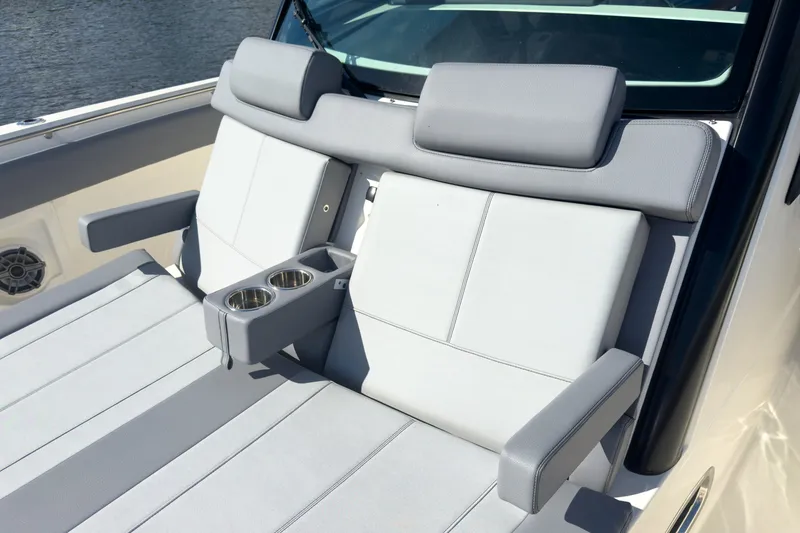 Slide: The Image of Boston Whaler 380 Outrage 2026 - 27