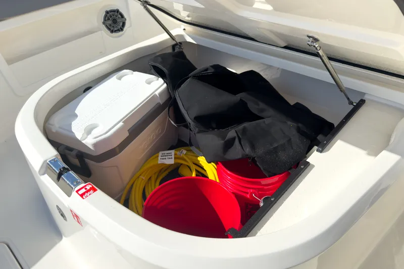 Slide: The Image of Boston Whaler 380 Outrage 2026 - 28