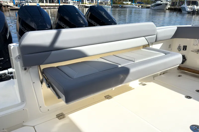 Slide: The Image of Boston Whaler 380 Outrage 2026 - 5