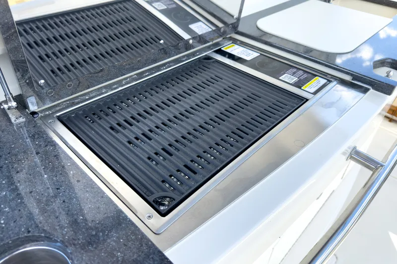 Slide: The Image of Boston Whaler 380 Outrage 2026 - 7