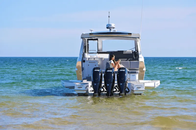 Slide: The Image of Cruisers 42 GLS Outboard 2026 - 15