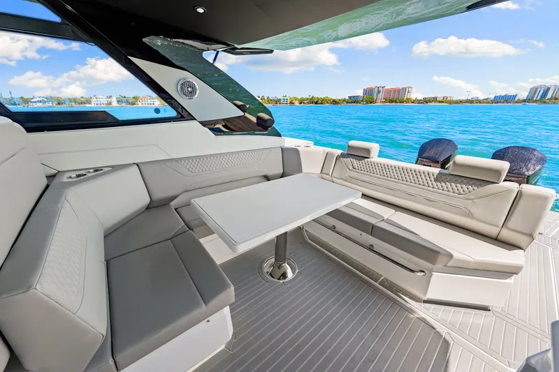 Slide: The Image of Cruisers 42 GLS Outboard 2026 - 22