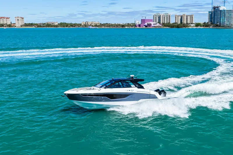 Slide: The Image of Cruisers 42 GLS Outboard 2026 - 31