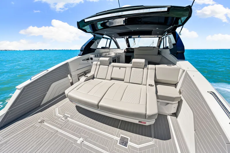 Slide: The Image of Cruisers 42 GLS Outboard 2026 - 34