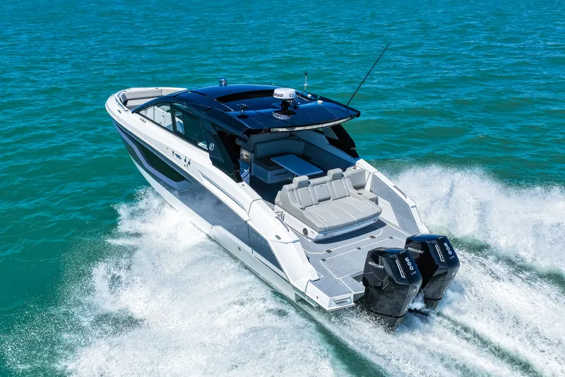 Slide: The Image of Cruisers 42 GLS Outboard 2026 - 37