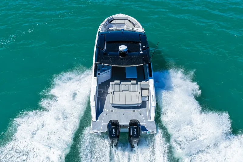 Slide: The Image of Cruisers 42 GLS Outboard 2026 - 39