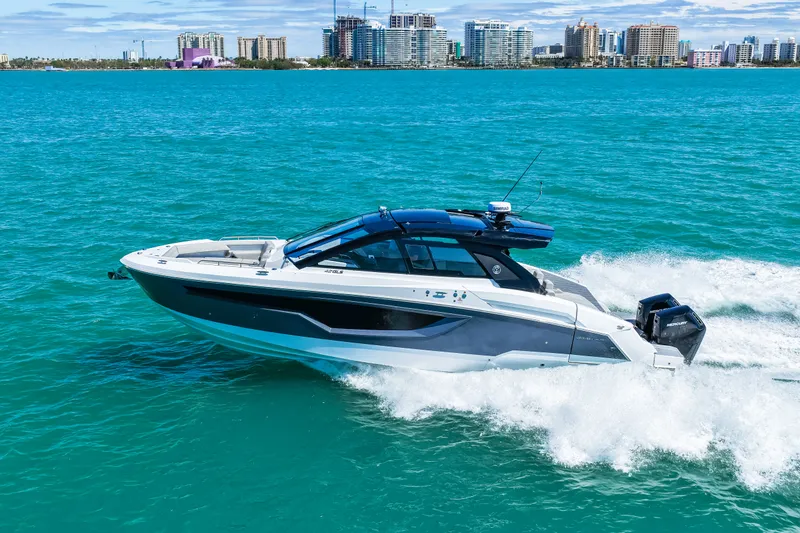 Slide: The Image of Cruisers 42 GLS Outboard 2026 - 40