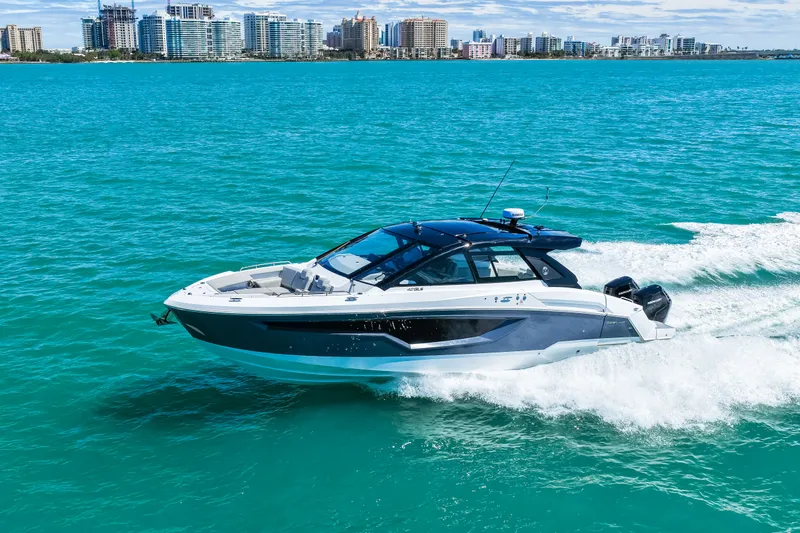Slide: The Image of Cruisers 42 GLS Outboard 2026 - 41