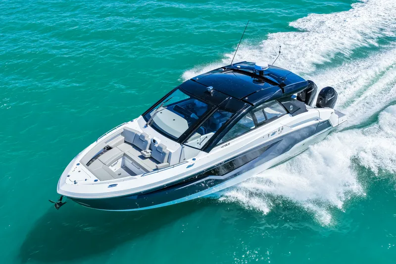 Slide: The Image of Cruisers 42 GLS Outboard 2026 - 43