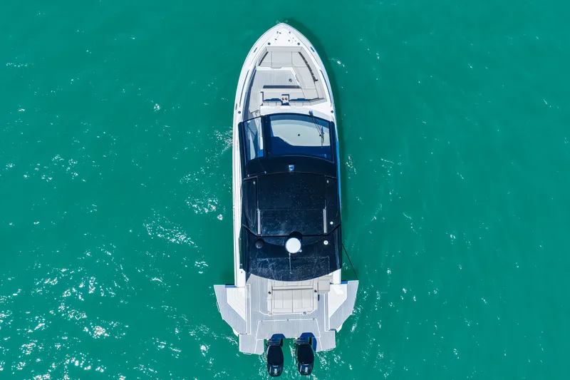 Slide: The Image of Cruisers 42 GLS Outboard 2026 - 46