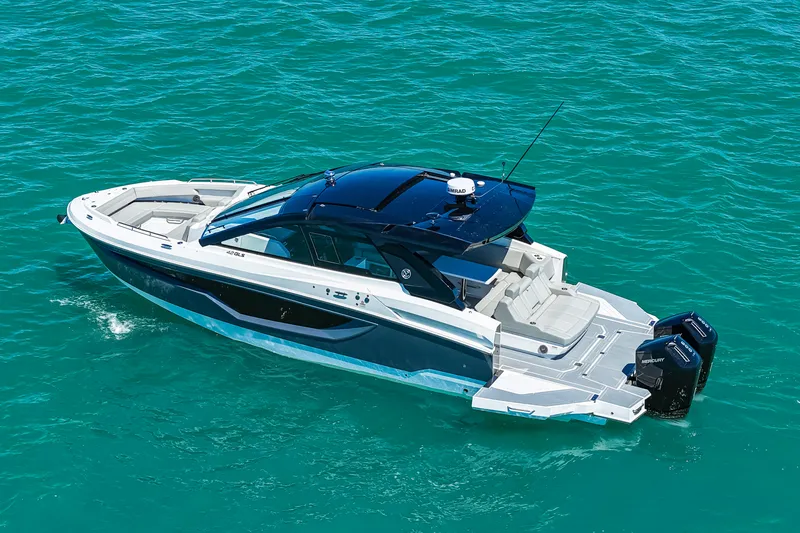 Slide: The Image of Cruisers 42 GLS Outboard 2026 - 47