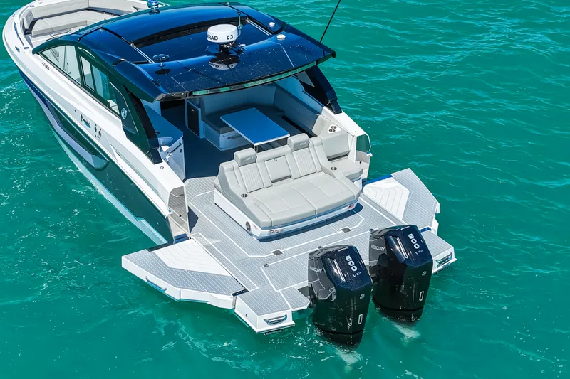 Slide: The Image of Cruisers 42 GLS Outboard 2026 - 49
