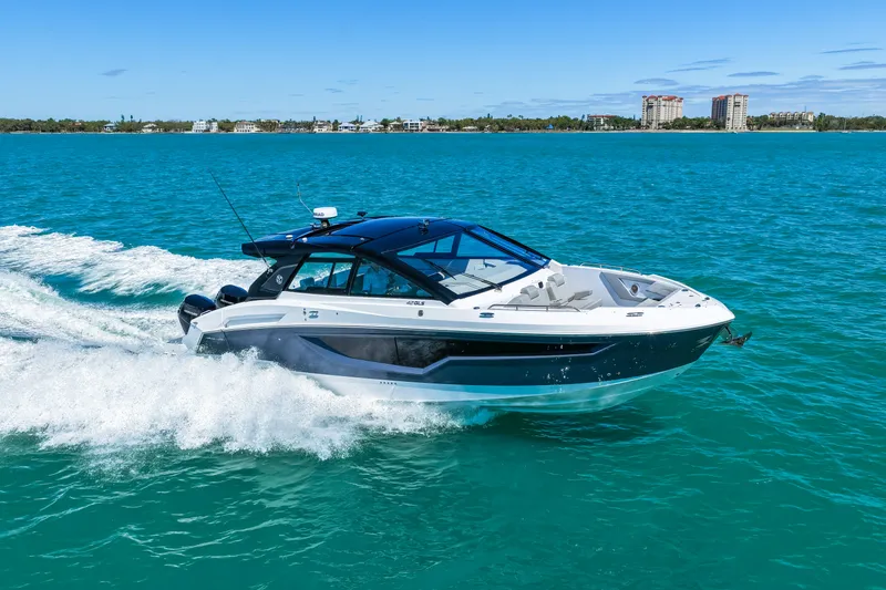 Slide: The Image of Cruisers 42 GLS Outboard 2026 - 51