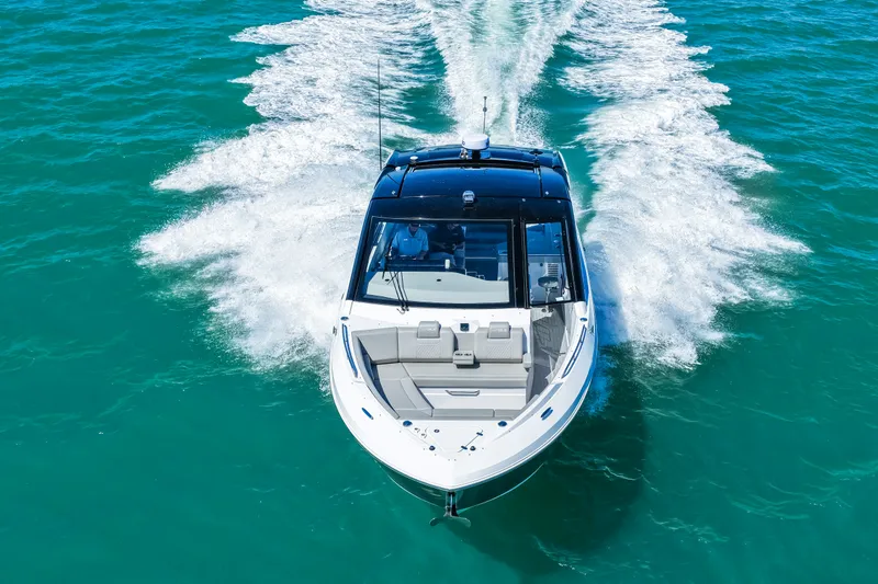 Slide: The Image of Cruisers 42 GLS Outboard 2026 - 55