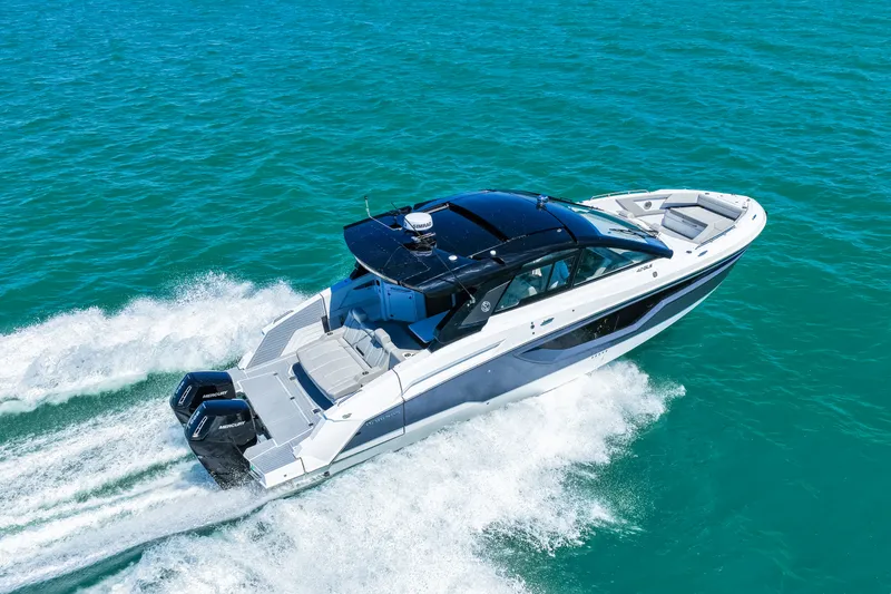 Slide: The Image of Cruisers 42 GLS Outboard 2026 - 58