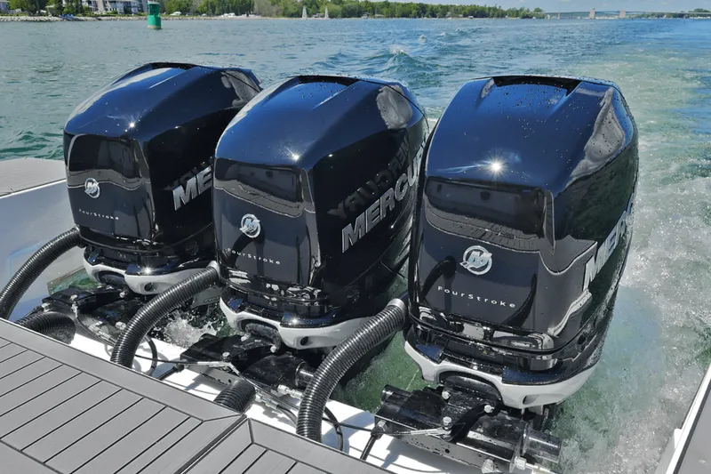 Slide: The Image of Cruisers 42 GLS Outboard 2026 - 6