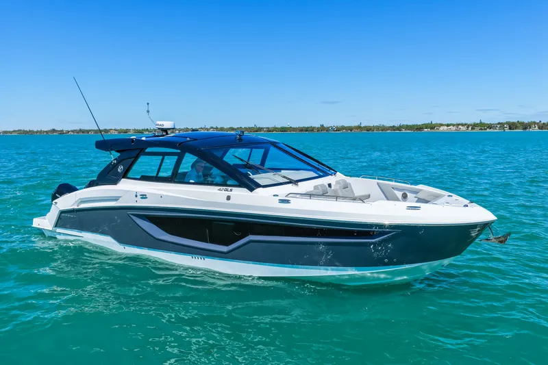 Slide: The Image of Cruisers 42 GLS Outboard 2026 - 61