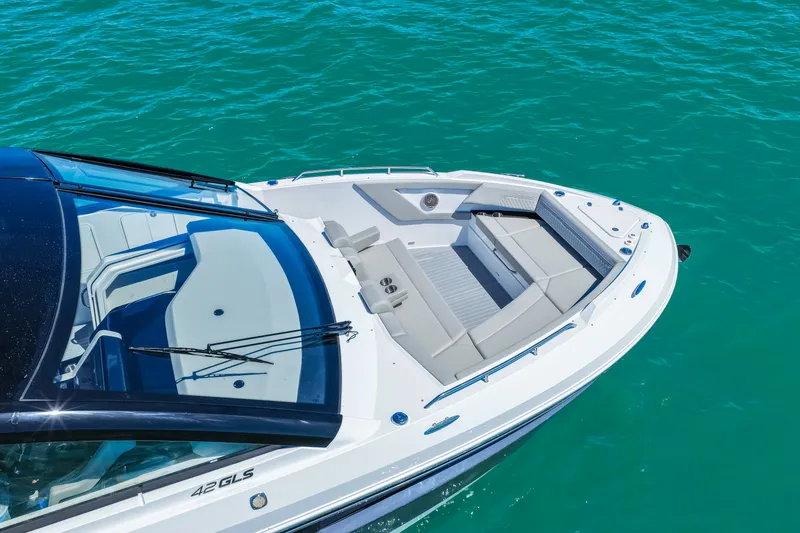 Slide: The Image of Cruisers 42 GLS Outboard 2026 - 64