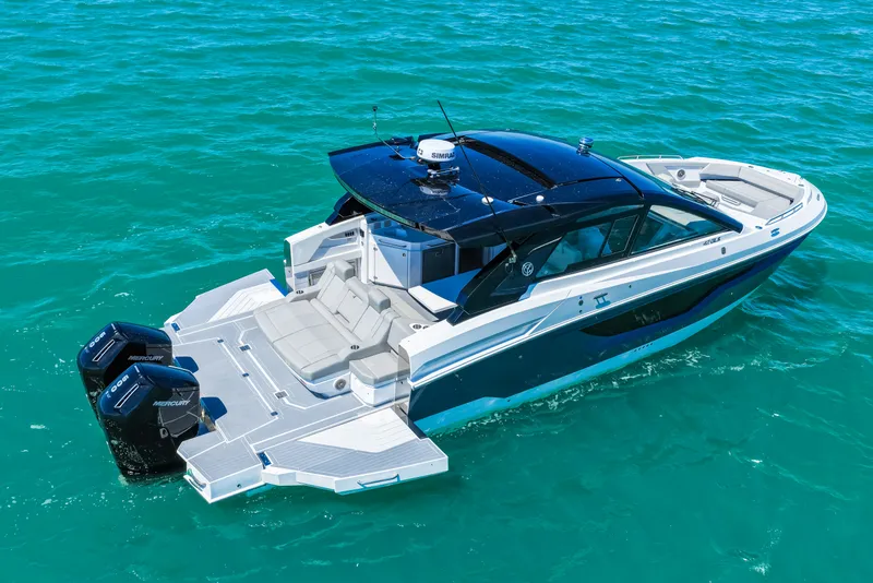 Slide: The Image of Cruisers 42 GLS Outboard 2026 - 66
