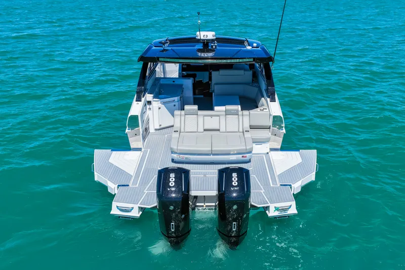 Slide: The Image of Cruisers 42 GLS Outboard 2026 - 68