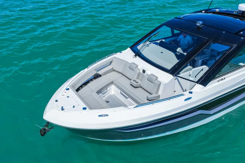 Slide: The Image of Cruisers 42 GLS Outboard 2026 - 71