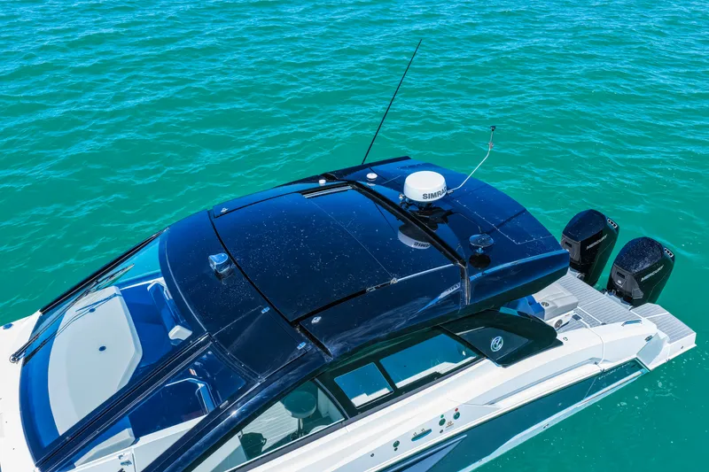 Slide: The Image of Cruisers 42 GLS Outboard 2026 - 72