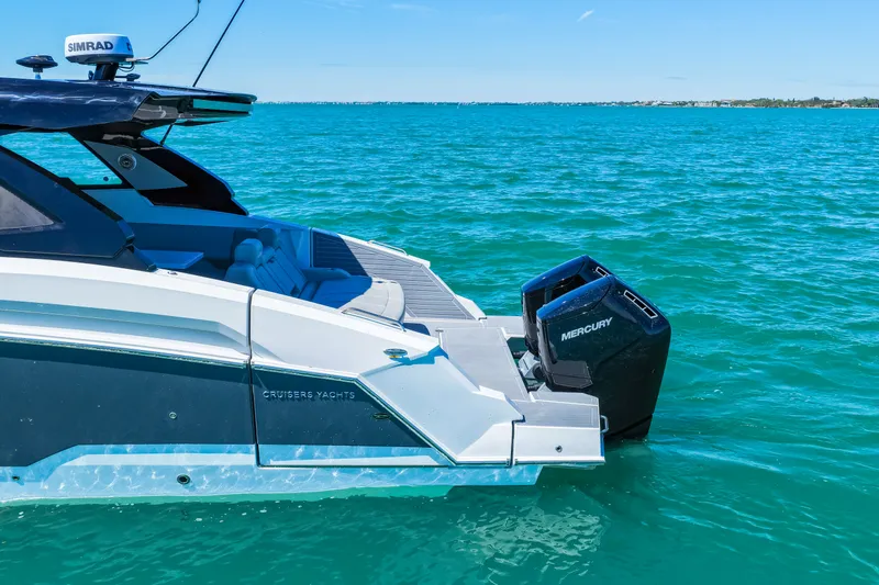 Slide: The Image of Cruisers 42 GLS Outboard 2026 - 73