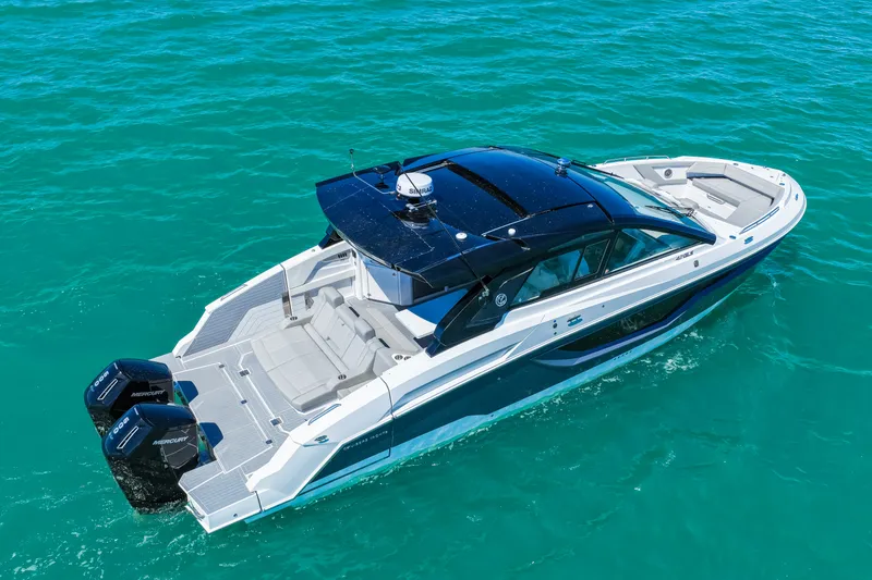 Slide: The Image of Cruisers 42 GLS Outboard 2026 - 78