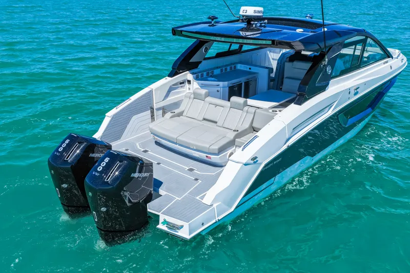 Slide: The Image of Cruisers 42 GLS Outboard 2026 - 79