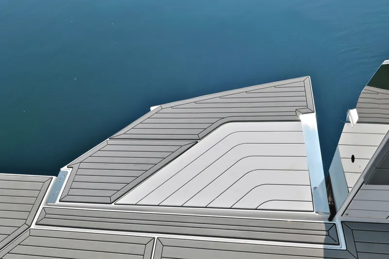 Slide: The Image of Cruisers 42 GLS Outboard 2026 - 8