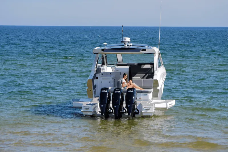 Slide: The Image of Cruisers Yachts 42 GLS Outboard 2026 - 17