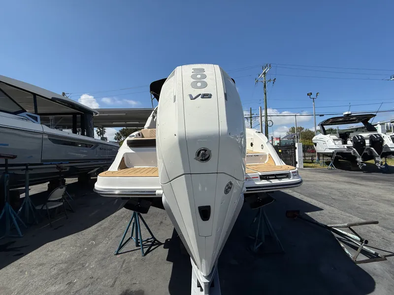 Slide: The Image of Sea Ray SDX 270 Outboard 2026 - 10