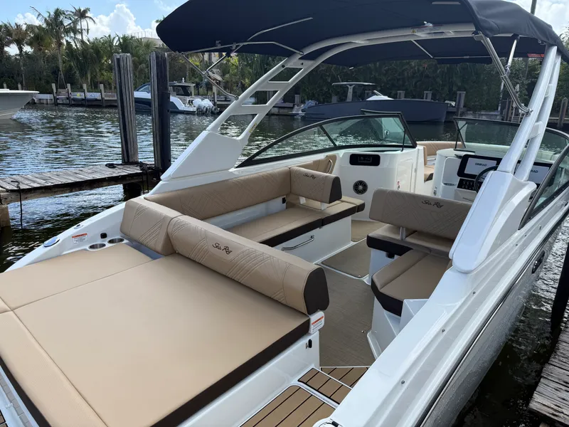 Slide: The Image of Sea Ray SDX 270 Outboard 2026 - 11